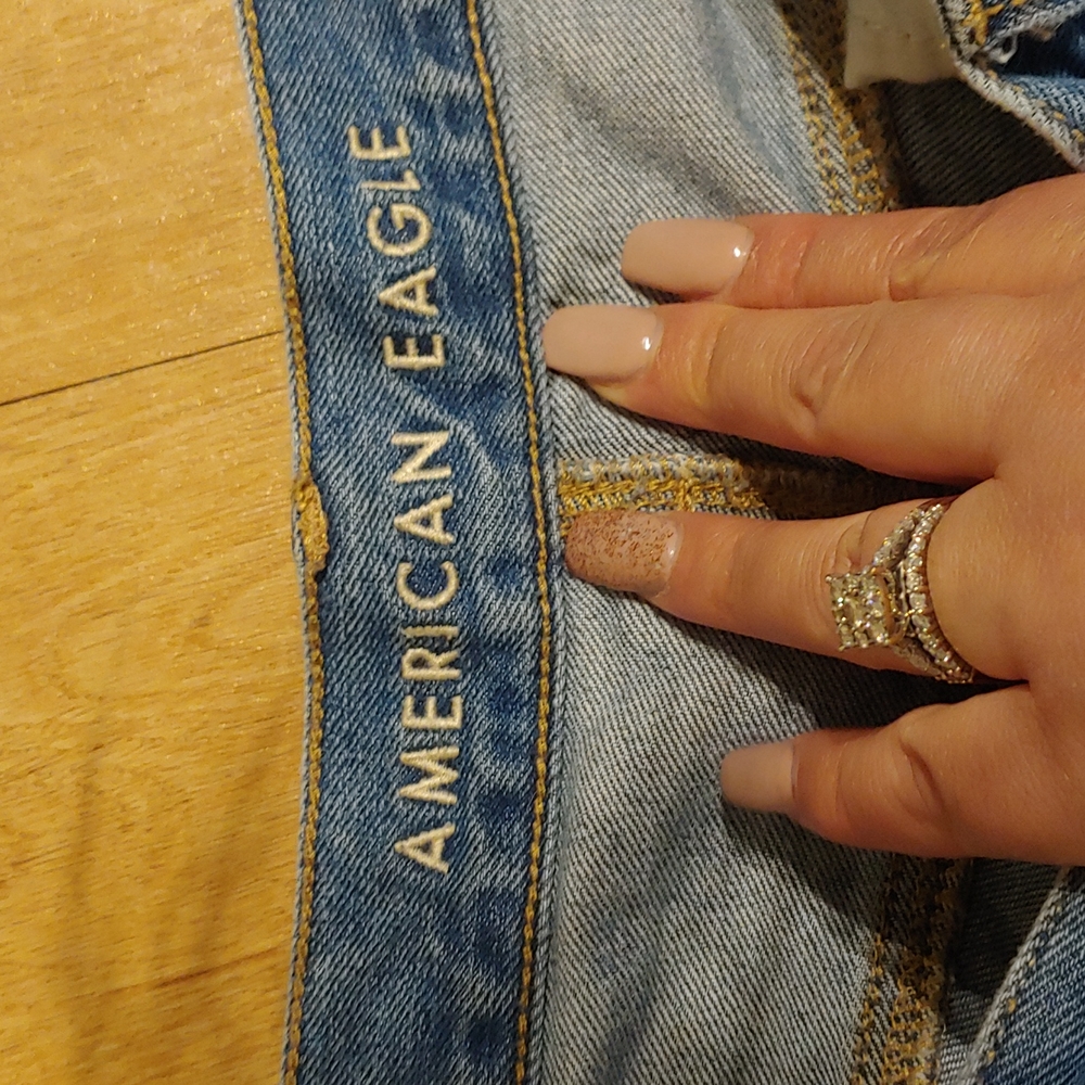 AE Ripped Mom Jean - Picture 5 of 10